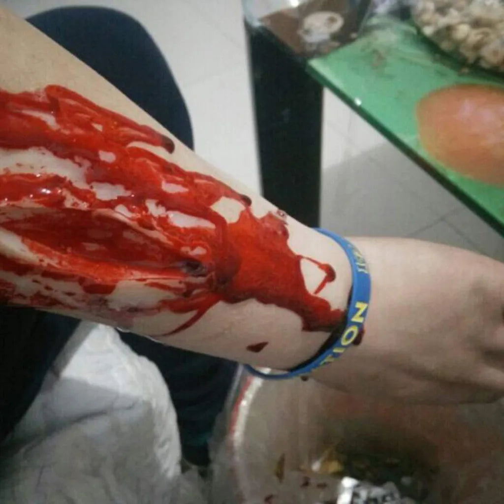 Halloween Fake Blood – Cosplay, Pranks & Makeup Prop